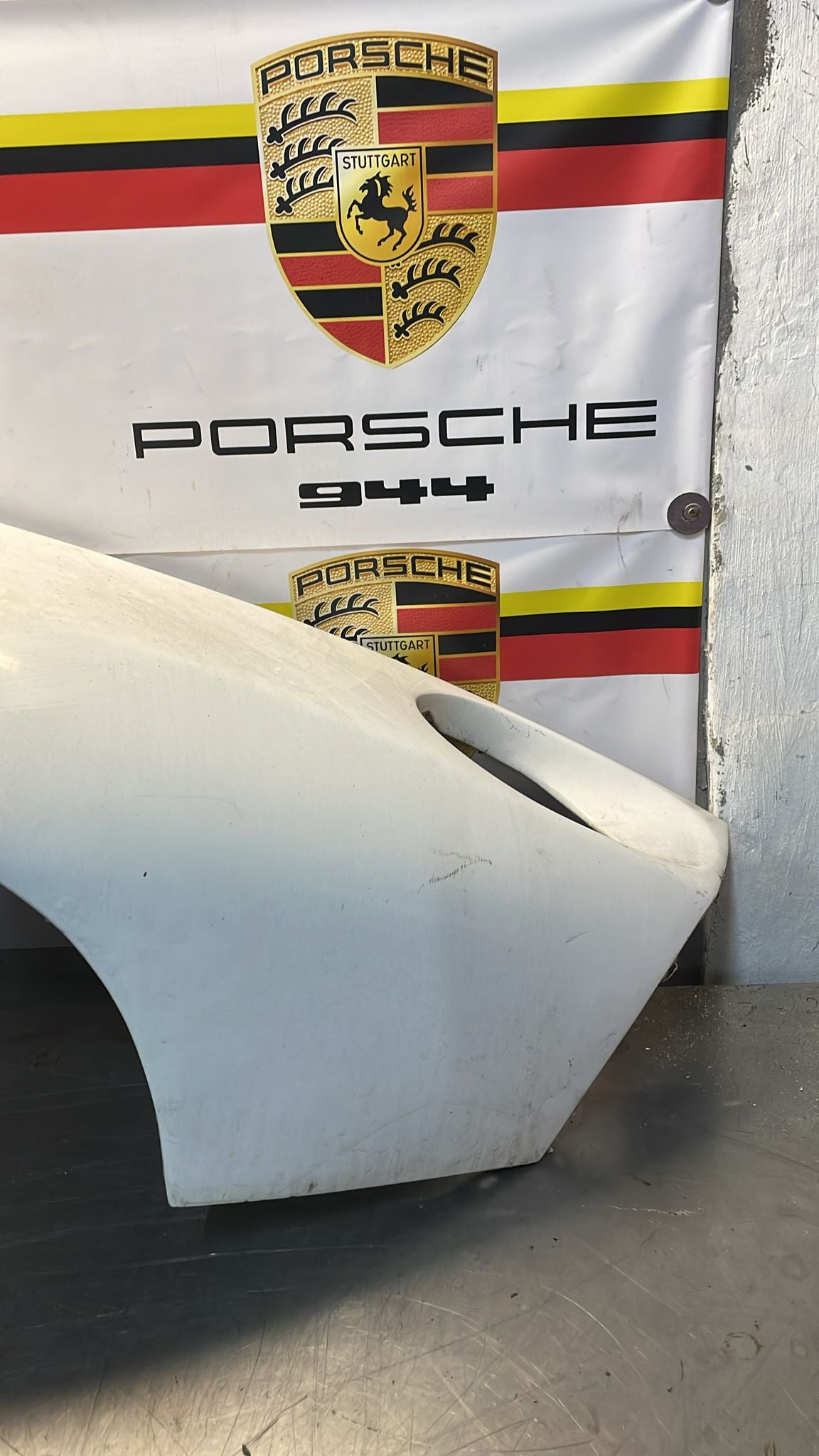 Porsche 928 S4 GT front right wing, used, 92850301211