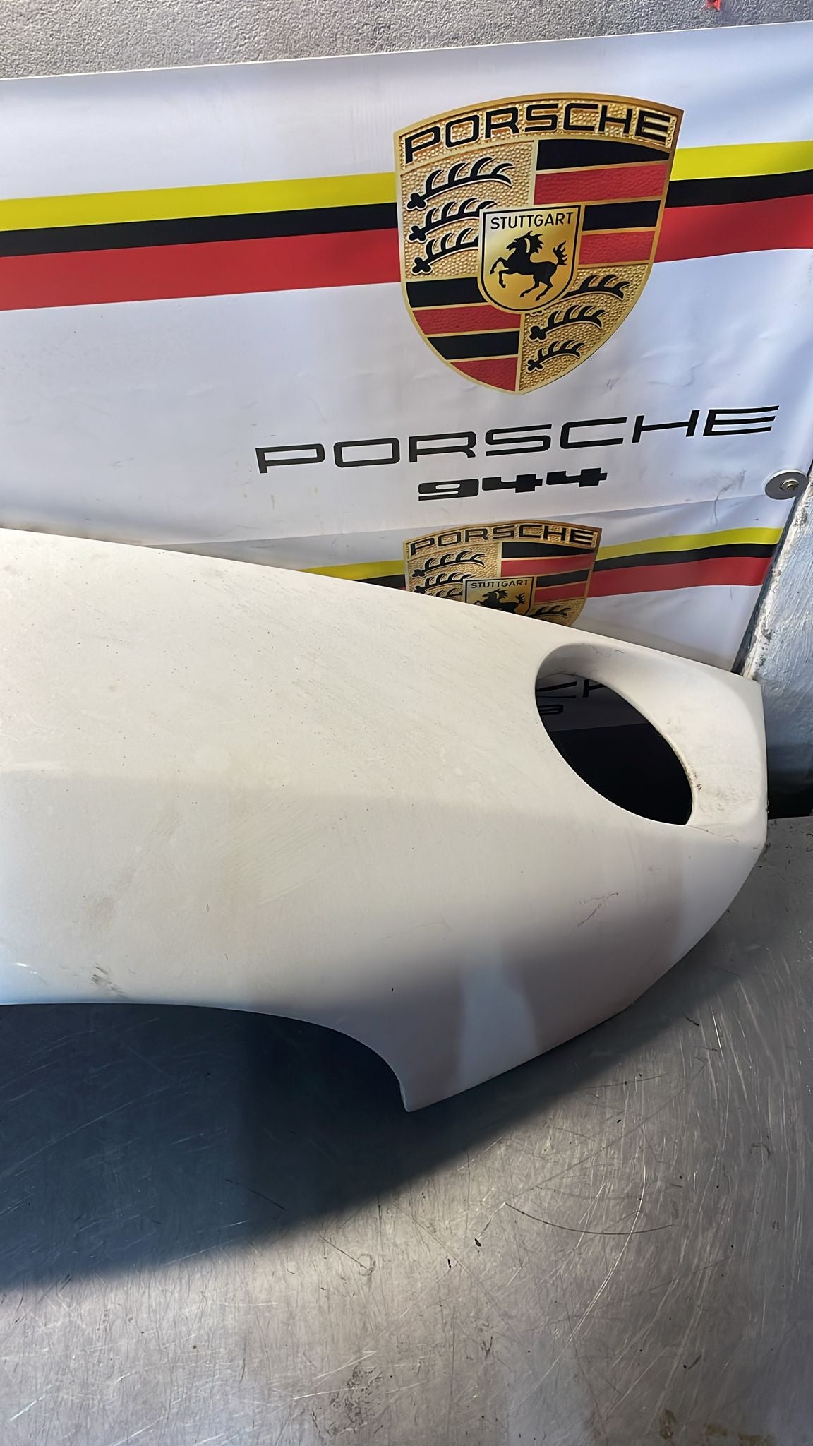 Porsche 928 S4 GT front right wing, used, 92850301211