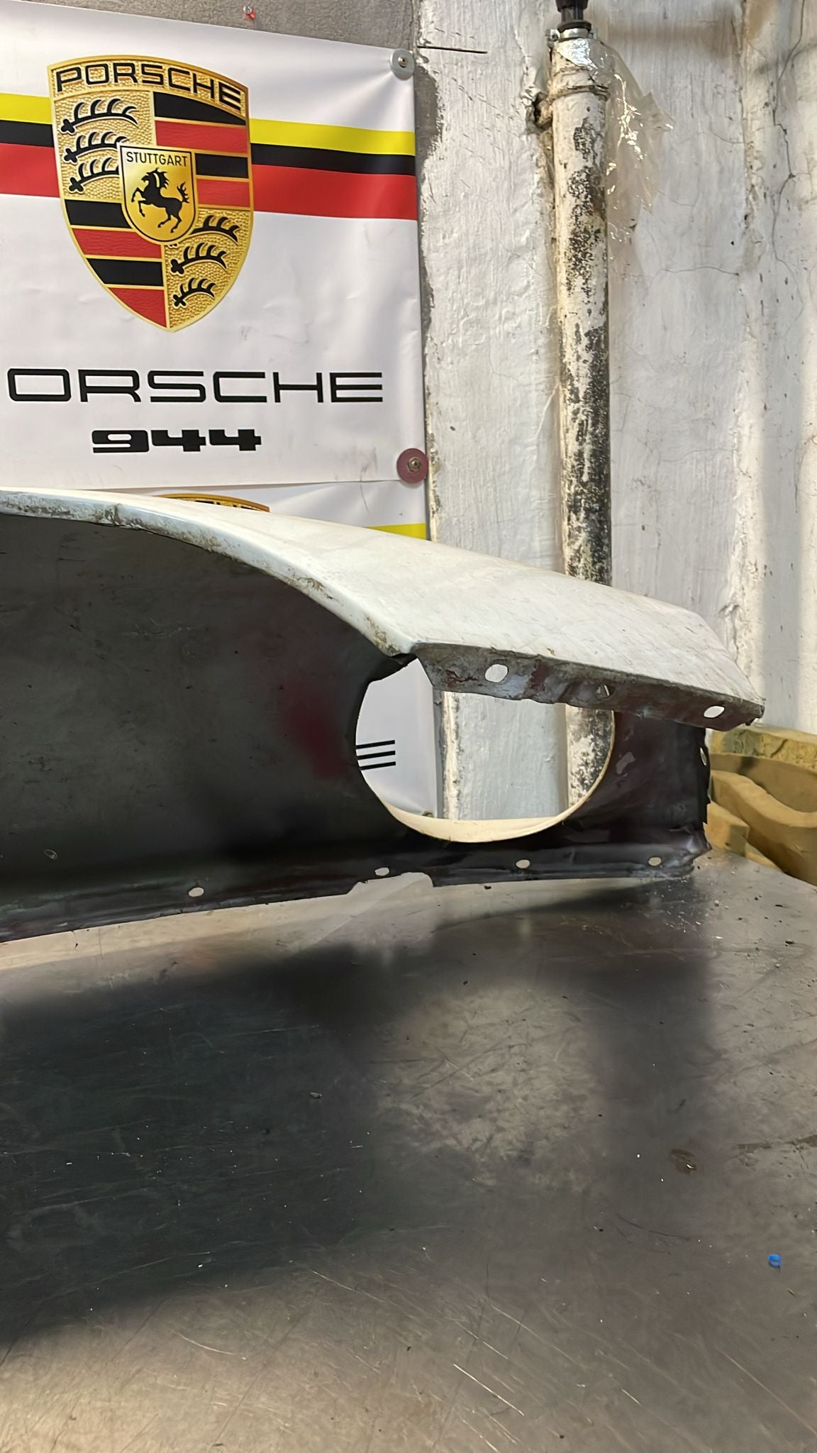 Porsche 928 S4 GT front right wing, used, 92850301211