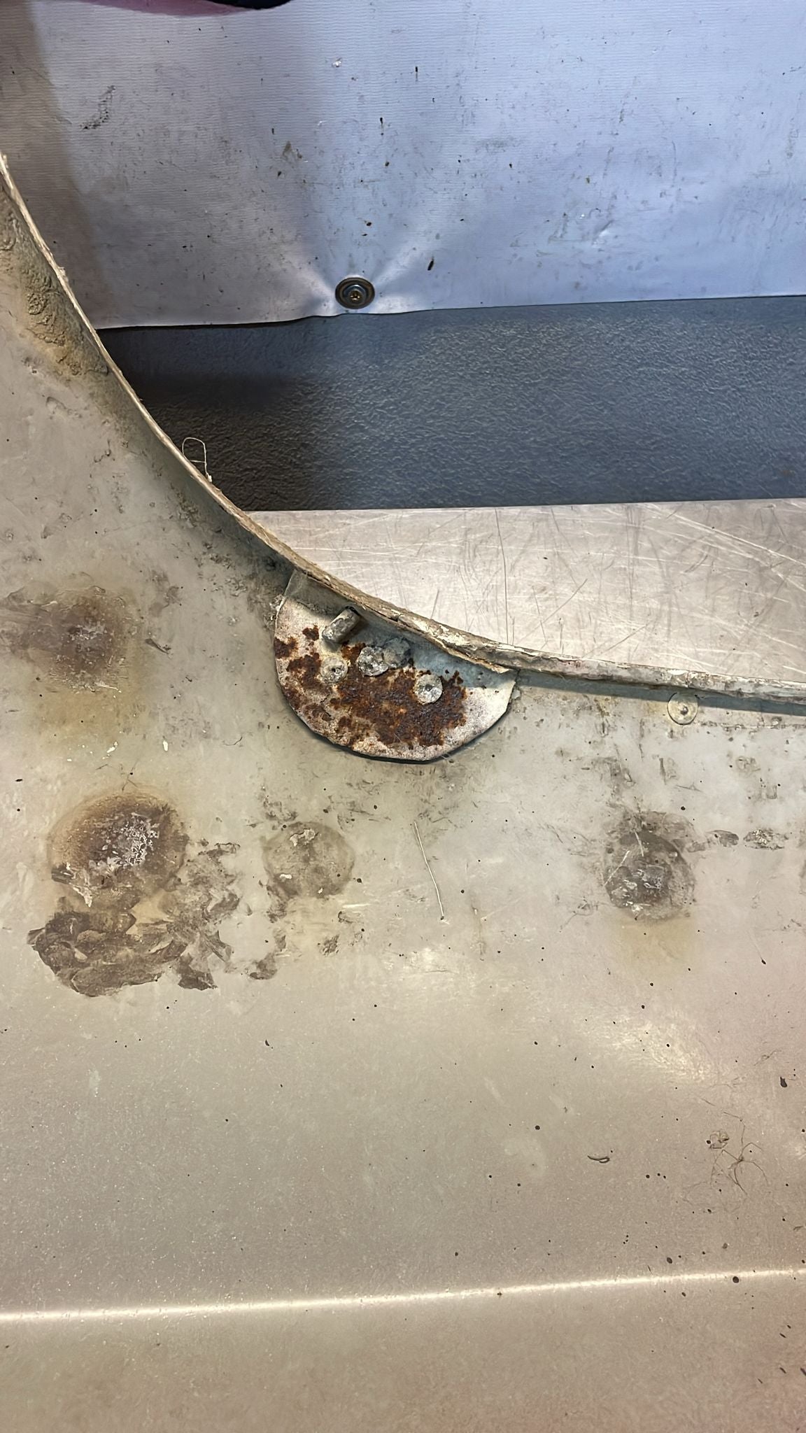 Porsche 928 S4 GT front right wing, used, 92850301211