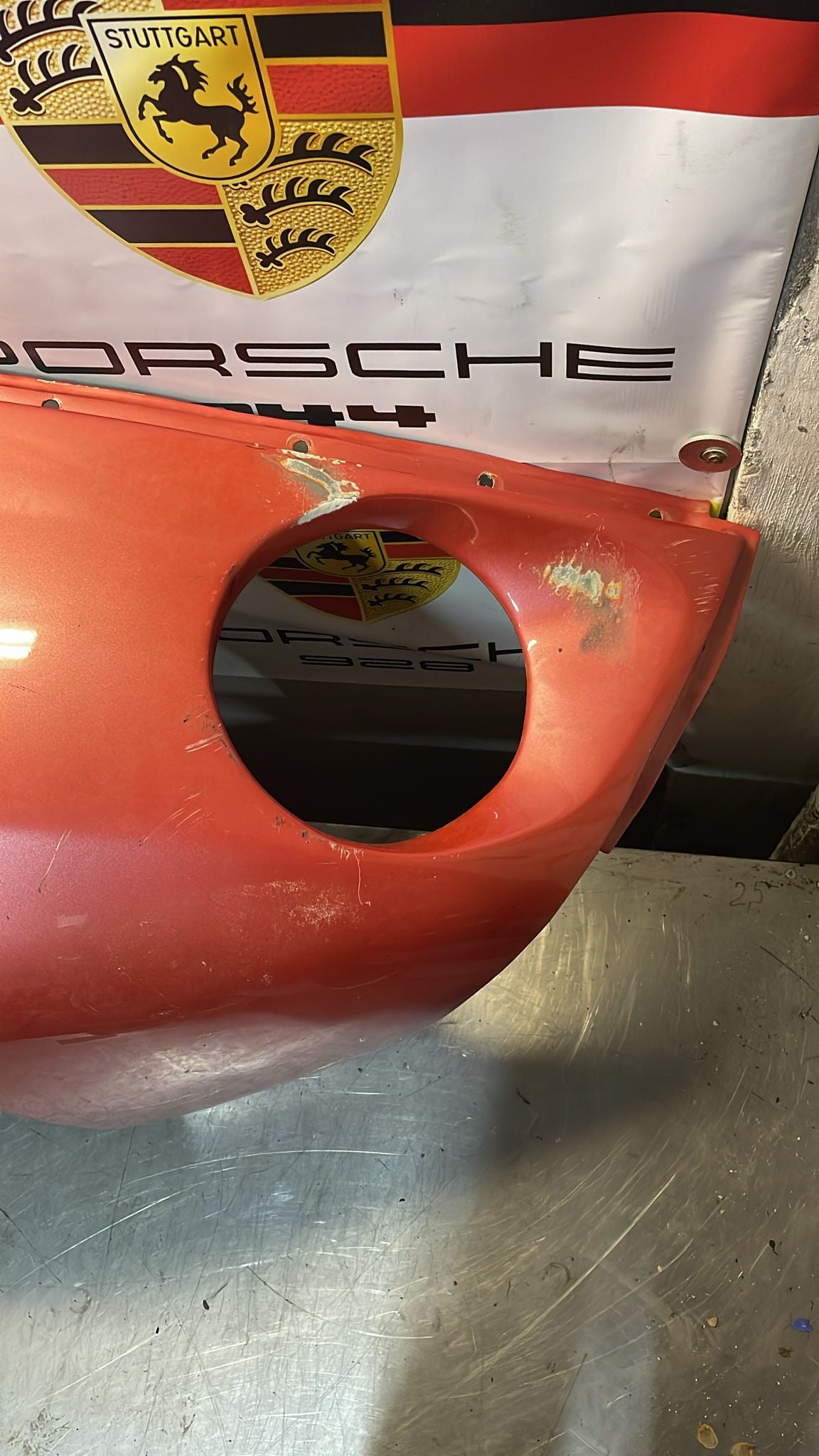 Porsche 928S front right wing, 92850301203 used