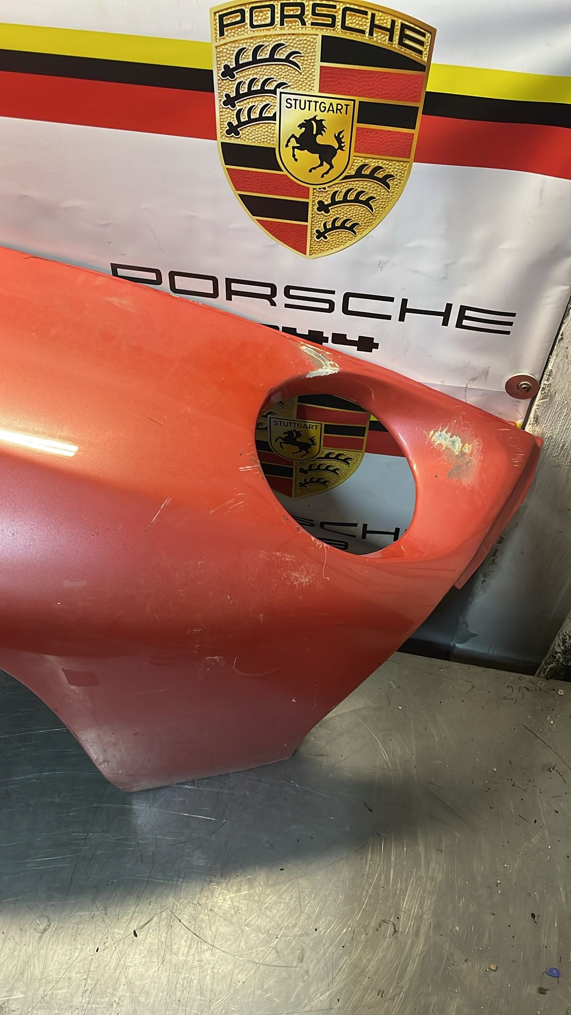 Porsche 928S front right wing, 92850301203 used