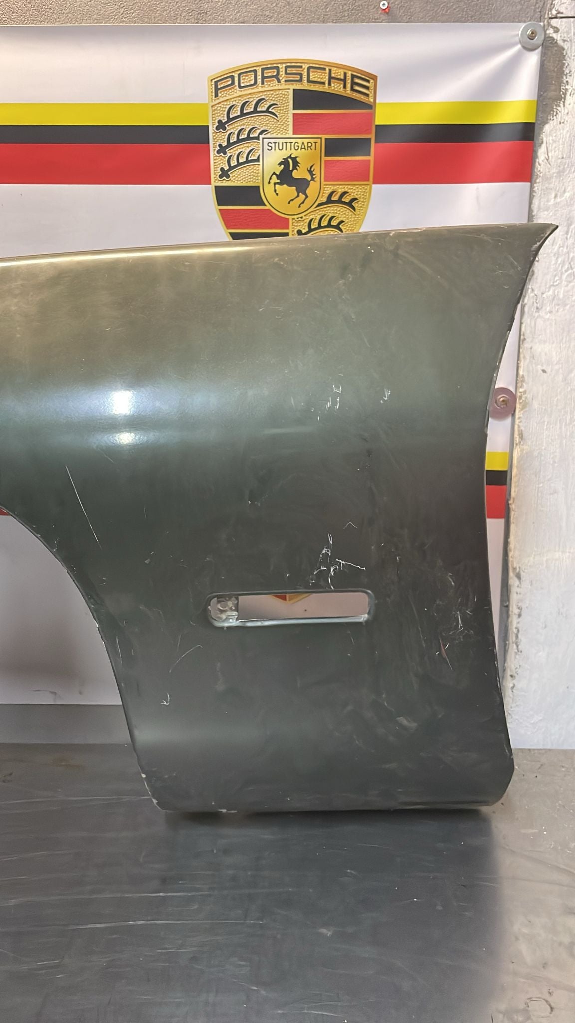 Porsche 928 front left wing, 92850301103 used