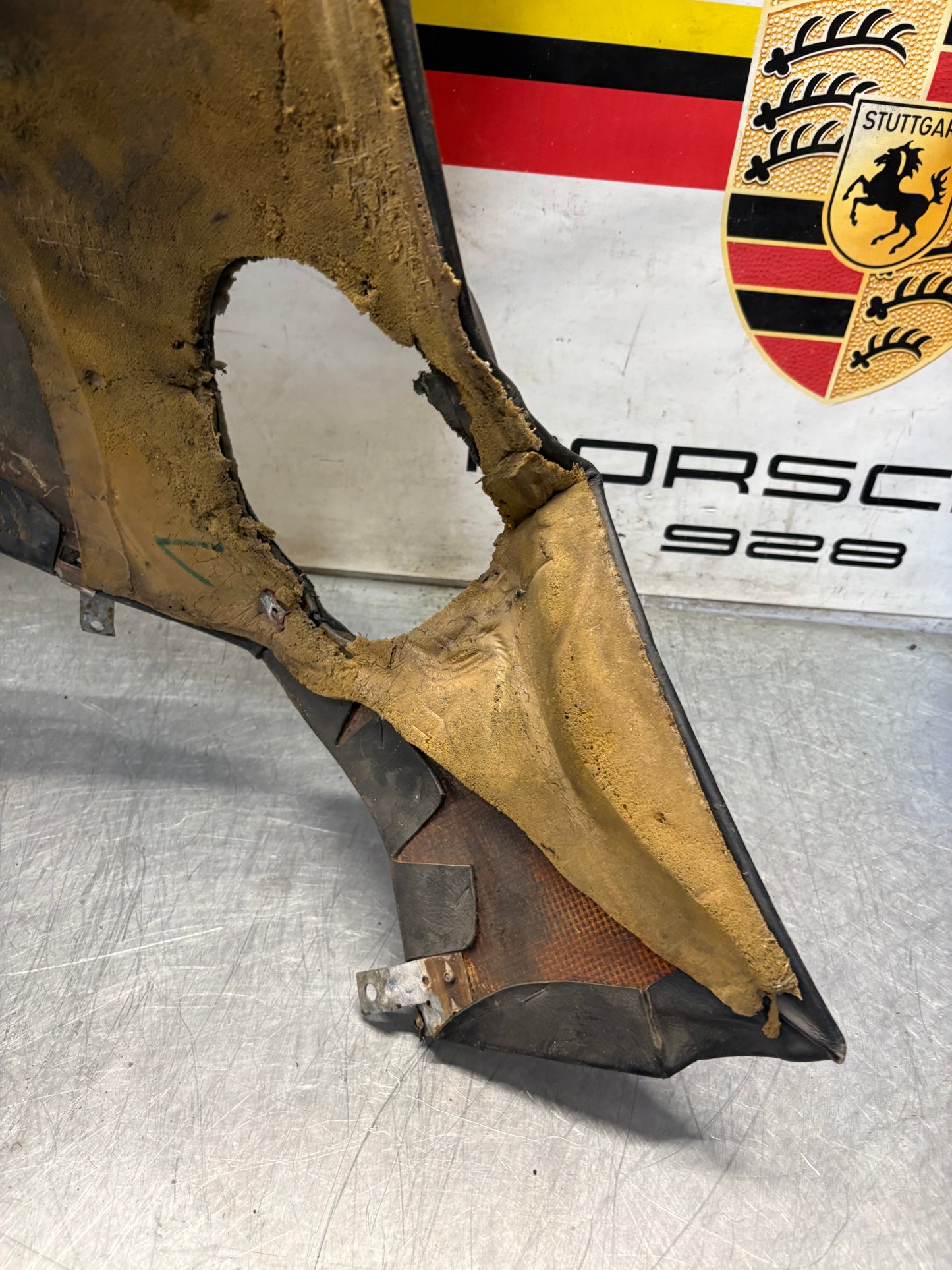 Porsche 928 right side lower side trim panel without loudspeaker, black used 92855502202