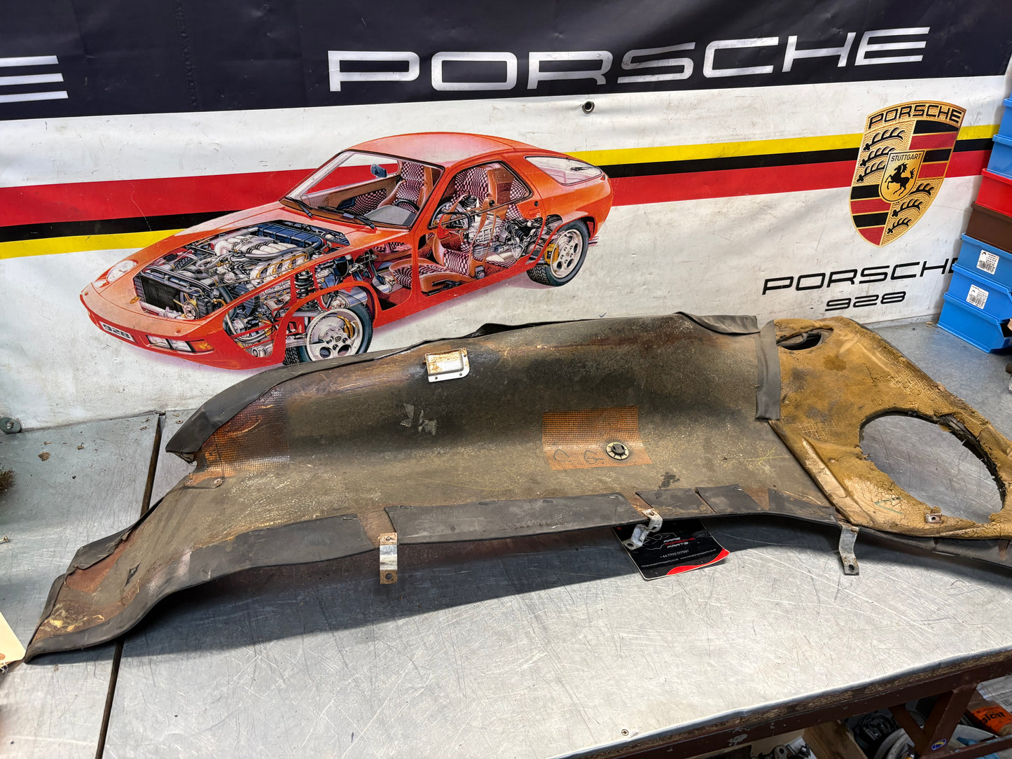 Porsche 928 right side lower side trim panel without loudspeaker, black used 92855502202