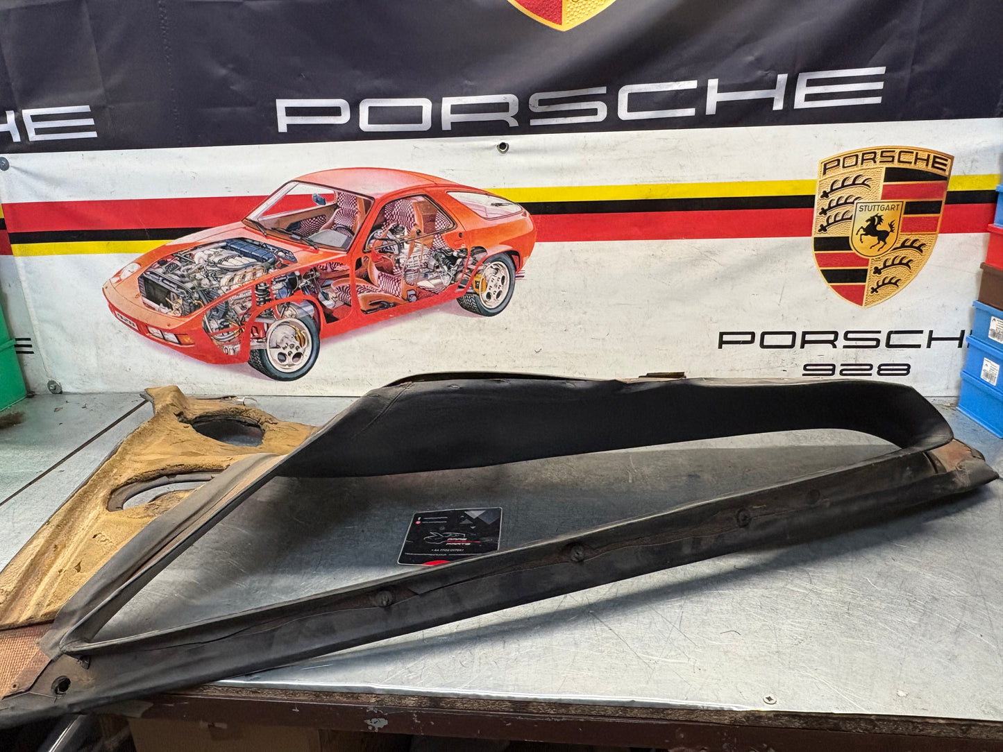 Porsche 928 right side lower side trim panel without loudspeaker, black used 92855502202