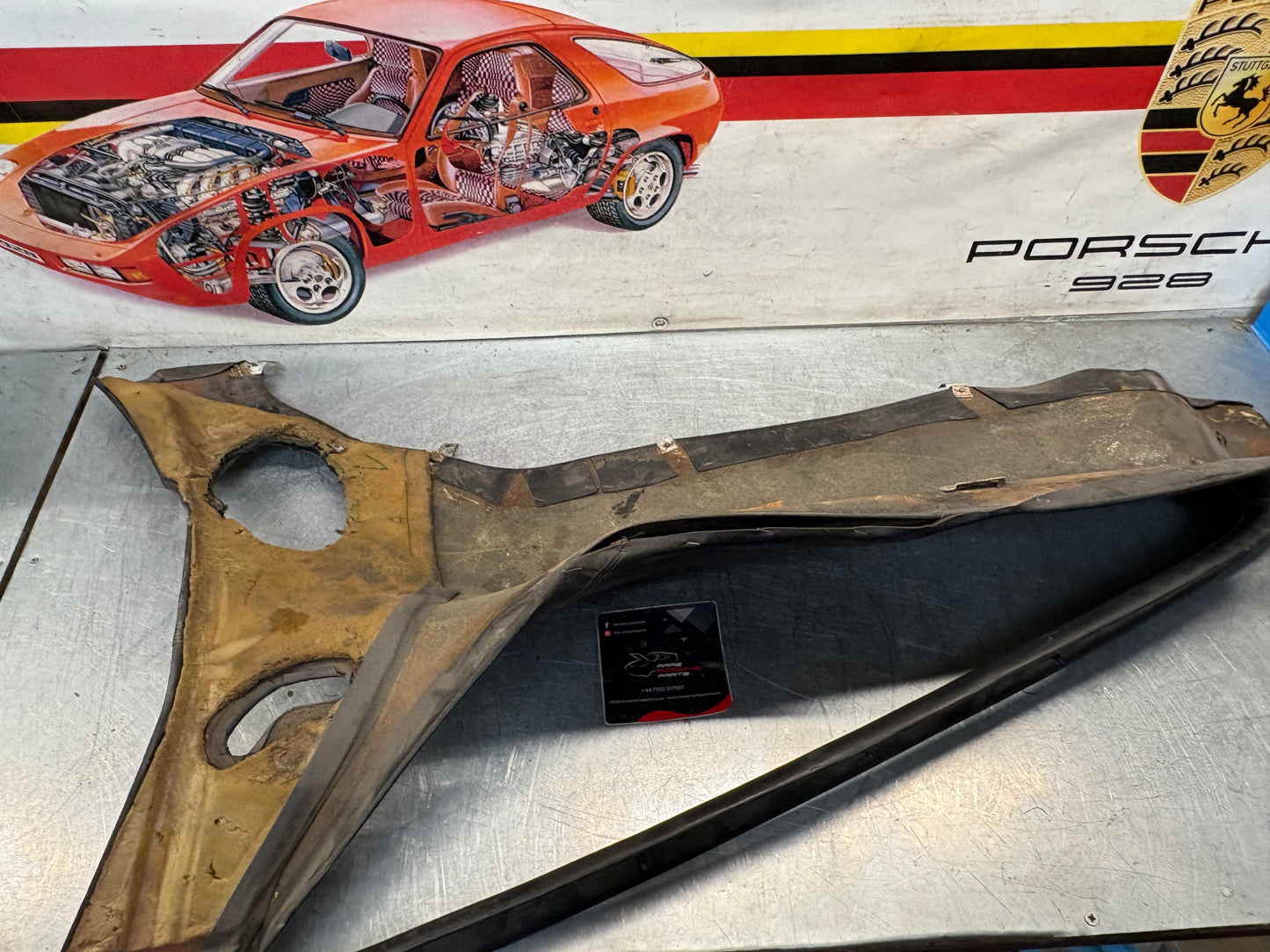 Porsche 928 right side lower side trim panel without loudspeaker, black used 92855502202