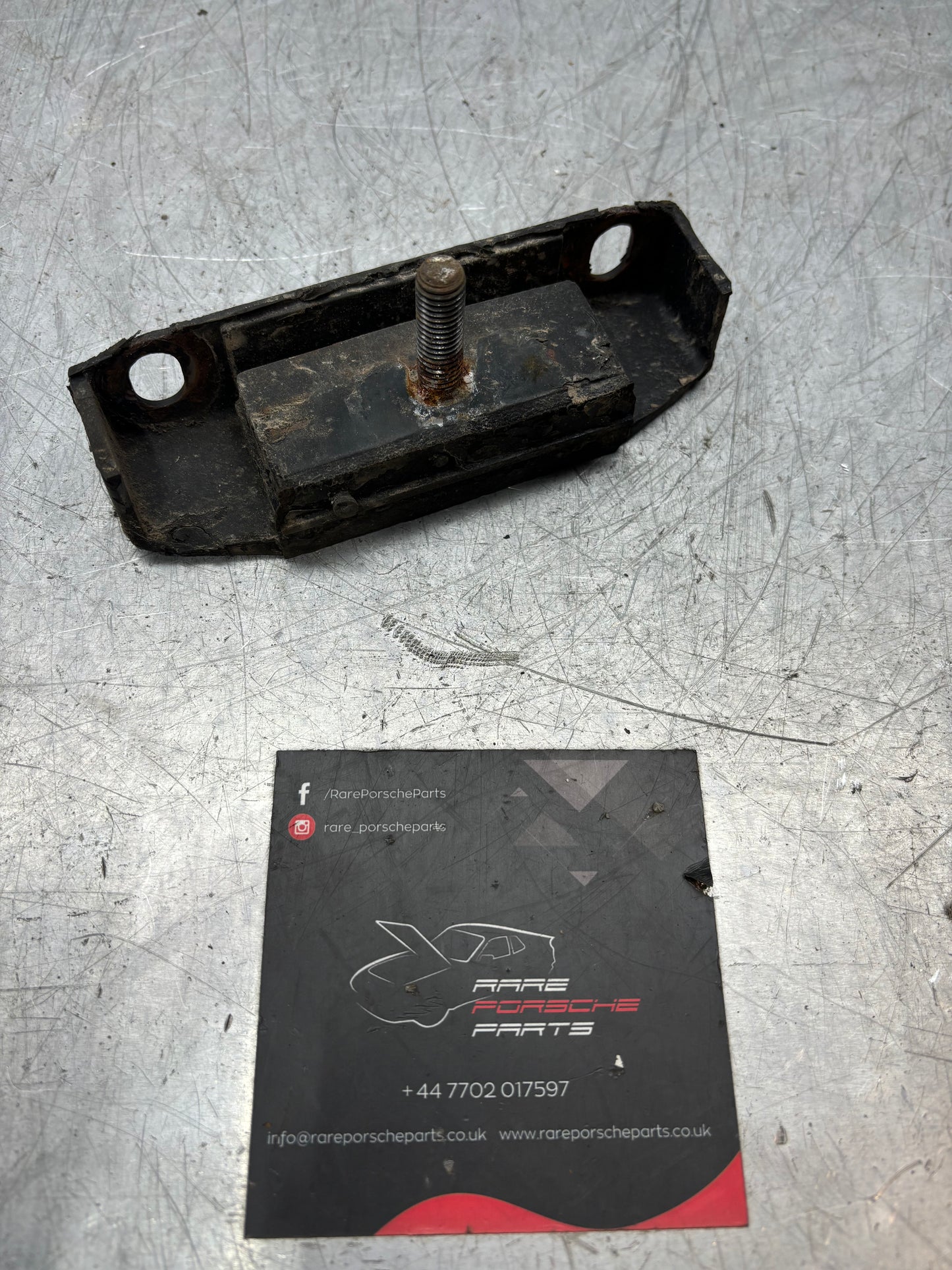 Supporto sospensione posteriore Porsche 924 944 477501089 usato