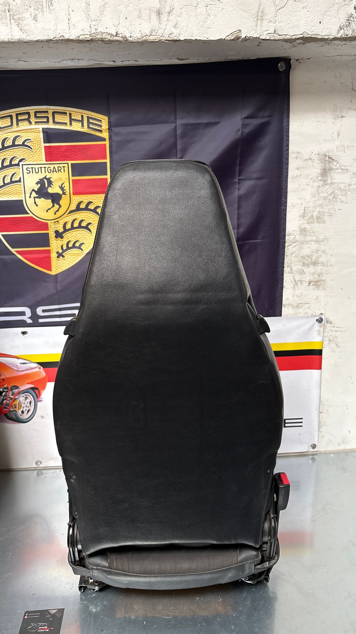 Porsche 944 black seat set, front seats with Porsche scripted fabric, used