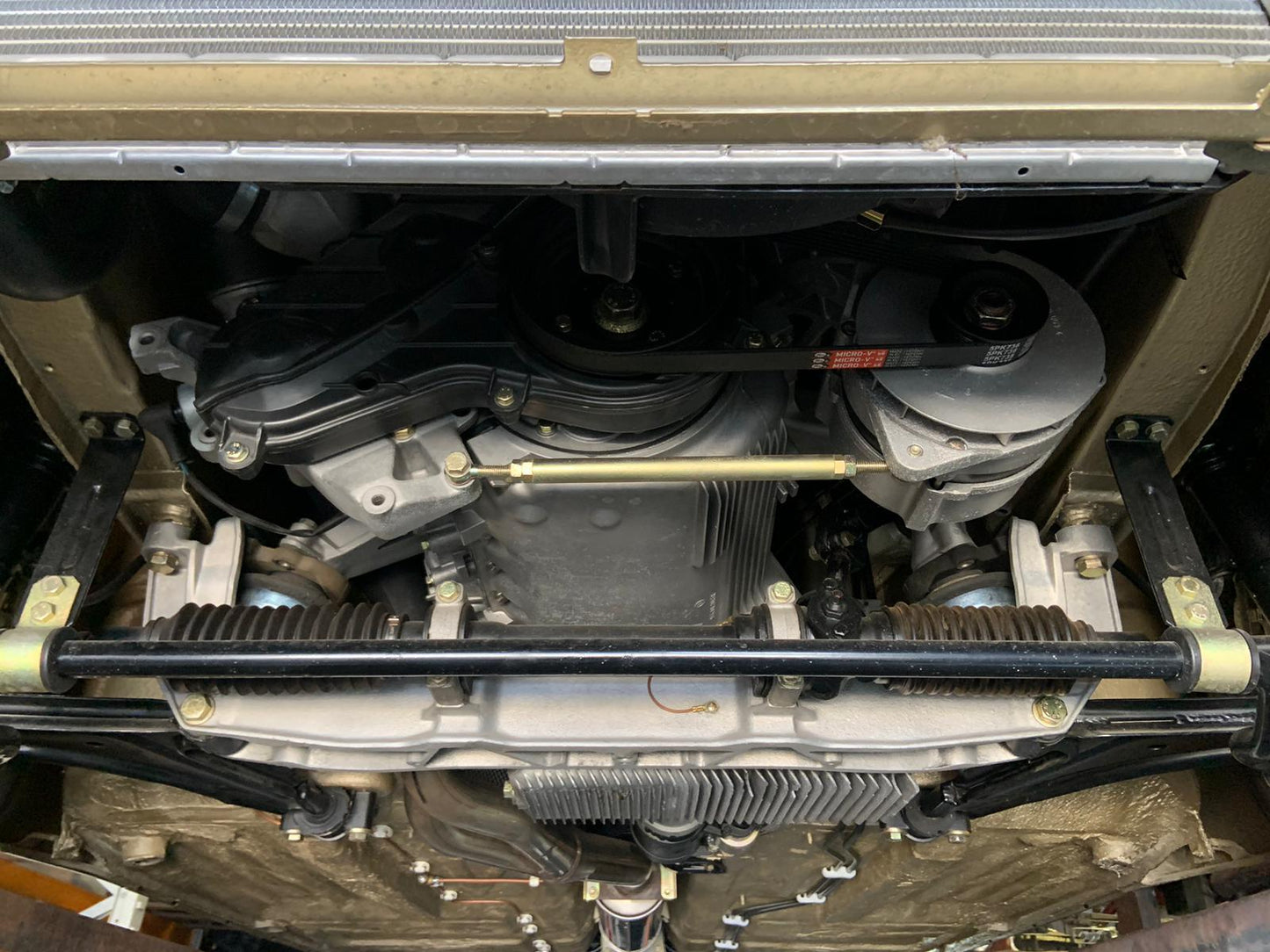 Porsche 944 1984, bolt and nut restored, 400km, LHD