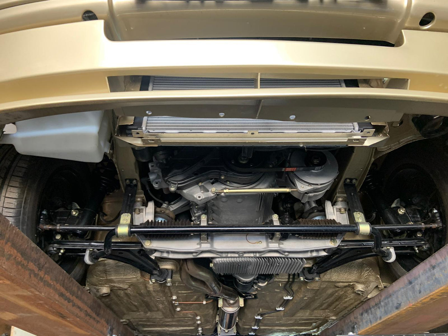 Porsche 944 1984, bolt and nut restored, 400km, LHD