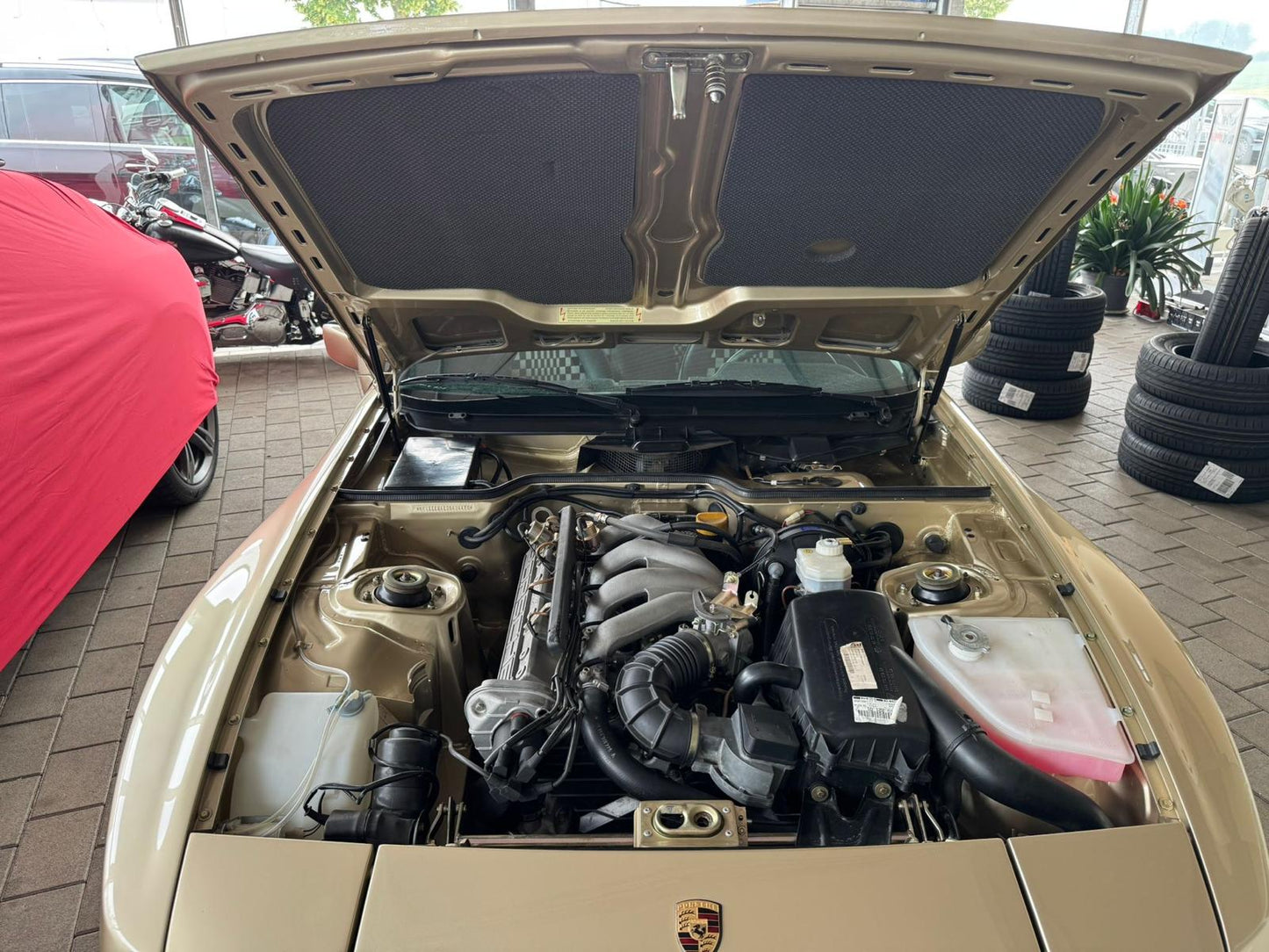 Porsche 944 1984, bolt and nut restored, 400km, LHD