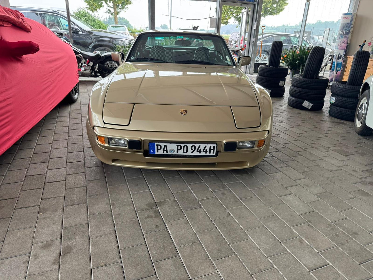 Porsche 944 1984, bolt and nut restored, 400km, LHD