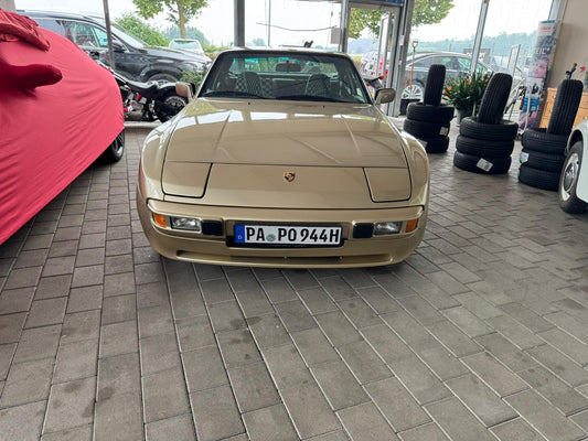 Porsche 944 1984, bolt and nut restored, 400km, LHD