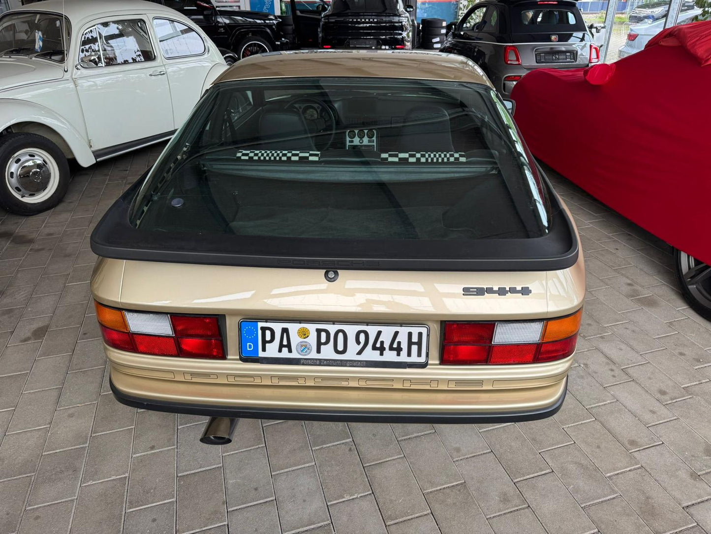 Porsche 944 1984, bolt and nut restored, 400km, LHD