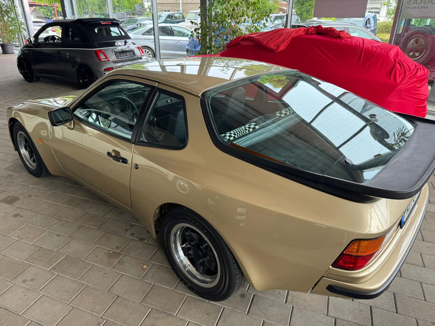Porsche 944 1984, bolt and nut restored, 400km, LHD