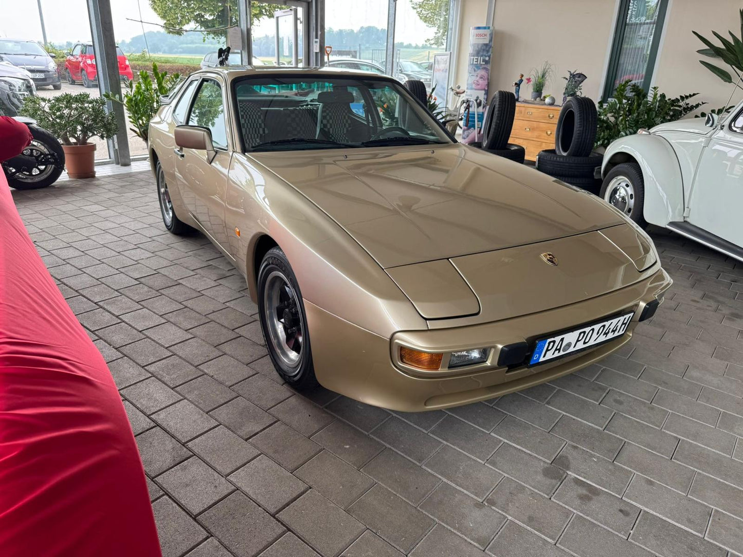 Porsche 944 1984, bolt and nut restored, 400km, LHD