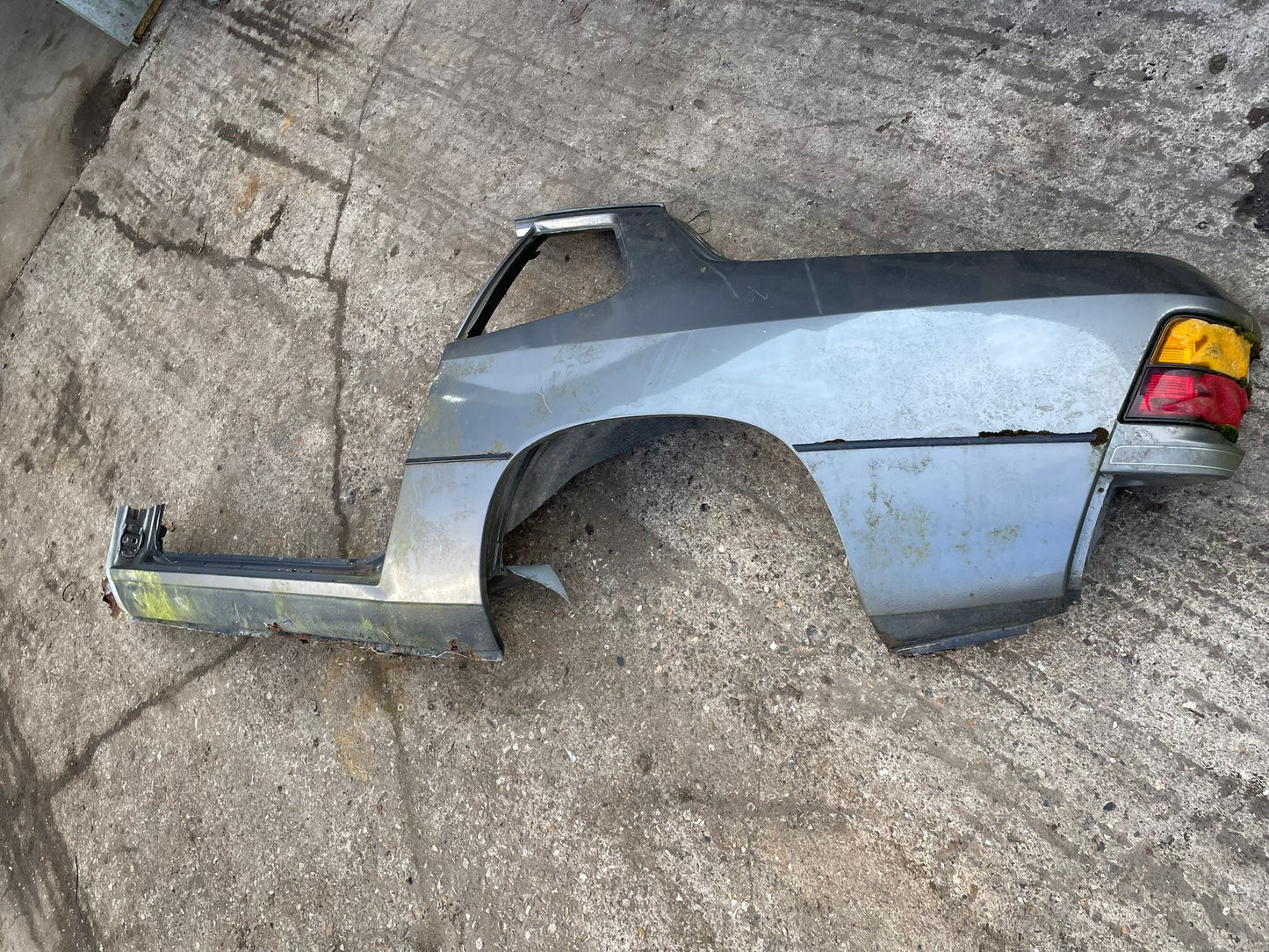 Porsche 924 left fender with sill, has some rust mainly on the sill