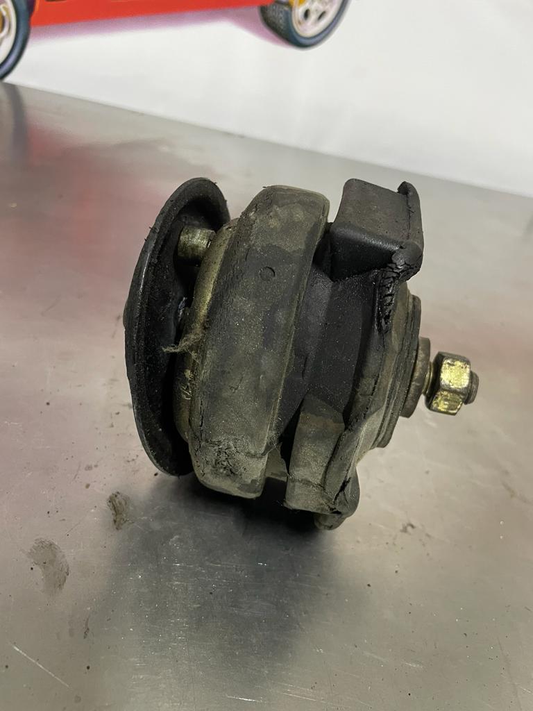 Porsche 928 Motor Motorhalterung, gebraucht 92837503900