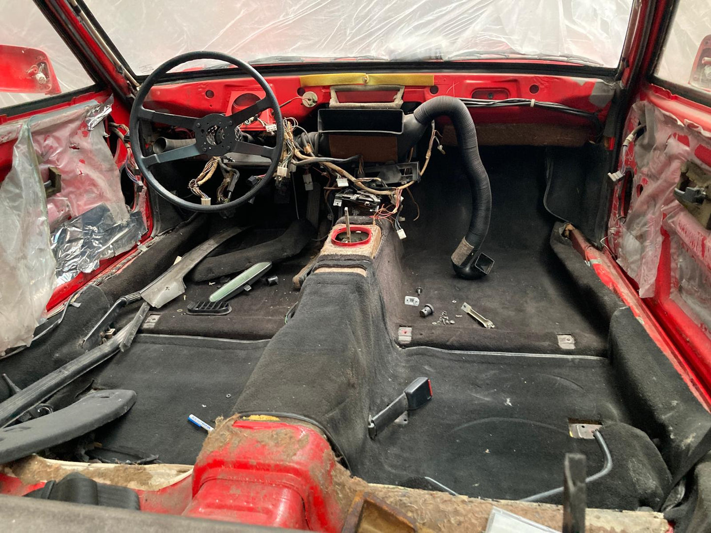 Porsche 944, 1983 rolling shell, project, rust free, German paperwork LHD