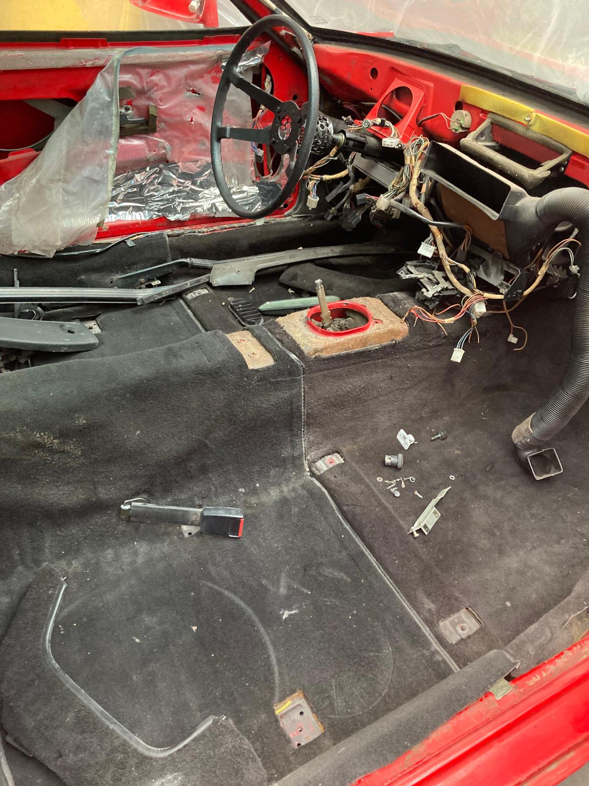 Porsche 944, 1983 rolling shell, project, rust free, German paperwork LHD