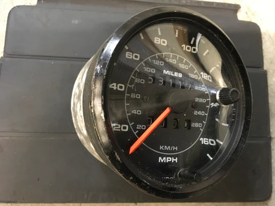 Porsche 924 Tachometer 160 Meilen pro Stunde. 58117 Meilen.