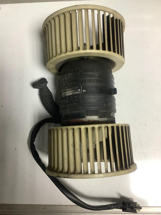 Porsche 944 blower heater fan motor 94462411500 used