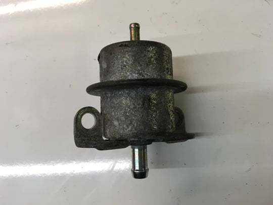 Porsche 944 fuel pressure damper. (Bosch). 0280160227 0 280 160 227