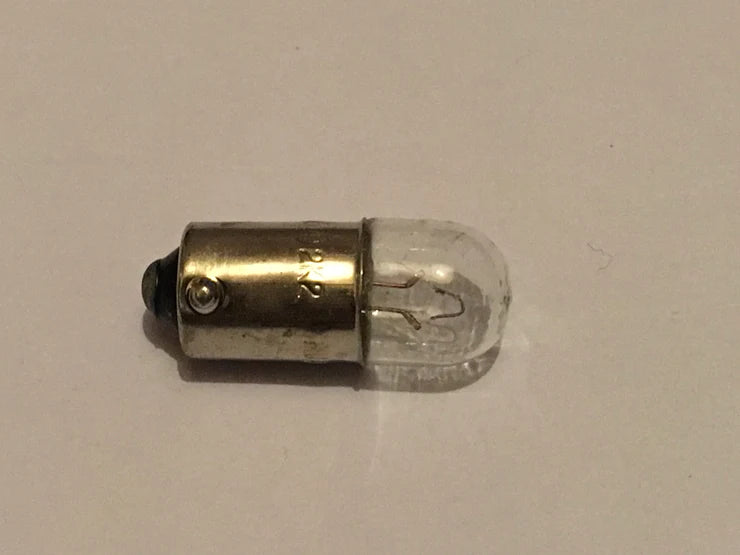 Porsche 924 944 number plate light bulb. ((CB17d)