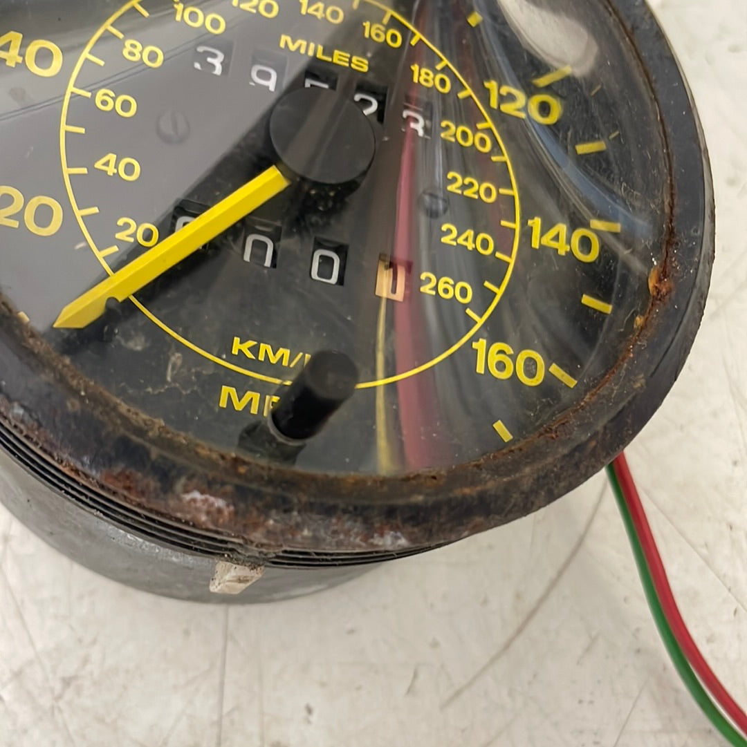 Porsche 944 speedometer showing 39523 miles 94464103600 used