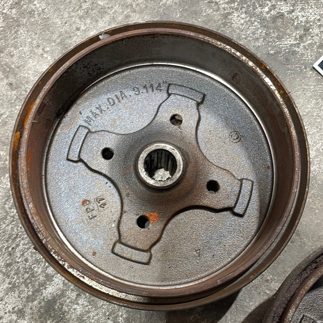 Porsche 924 Bremstrommel hinten gebraucht