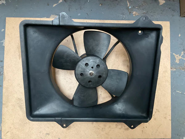 Porsche 924 2.0 NA / 924 Turbo used cooling radiator fan with surround 477121207C used