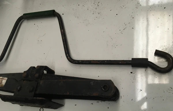 Porsche 924/944/ 944 turbo steel jack & handle