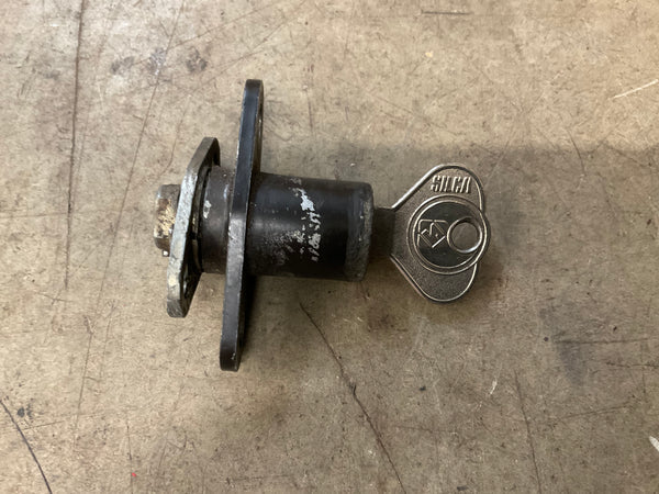 Porsche 924 944 Rear hatch / tail gate lock. One key available