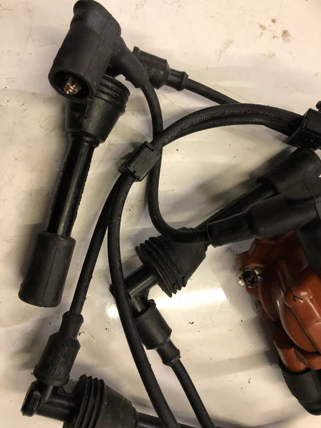 Porsche 944 16 valve 2.5 / 3.0 distributor cap and ignition leads. Used