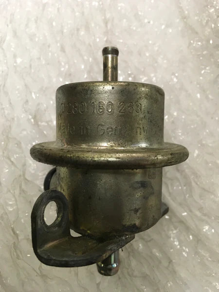 Porsche 944S fuel pressure regulator damper. Used. 0 280 160 263 – Rare ...