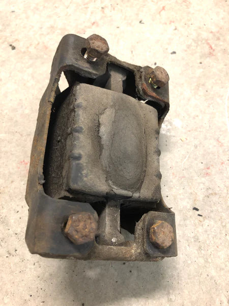 Porsche 944 centre gearbox mount. 86-92