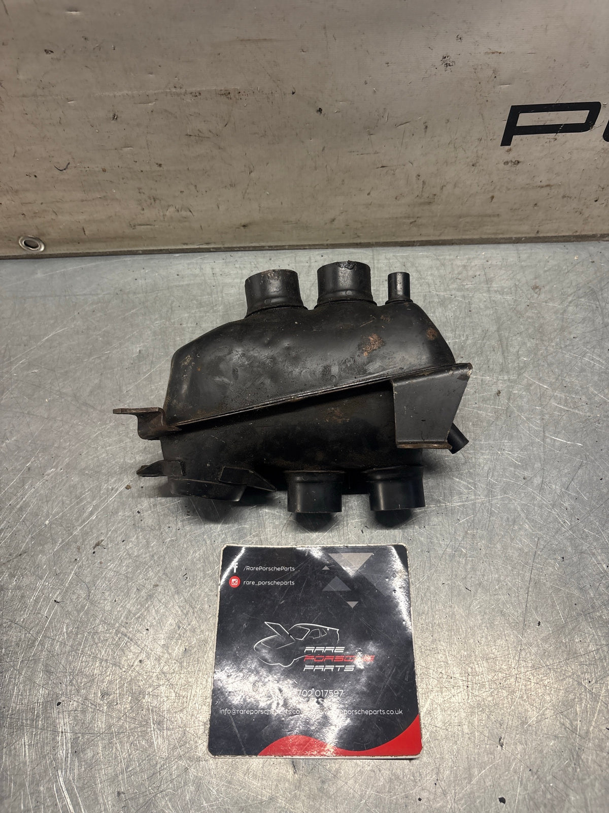 Porsche 914 1.8 air distributor housing