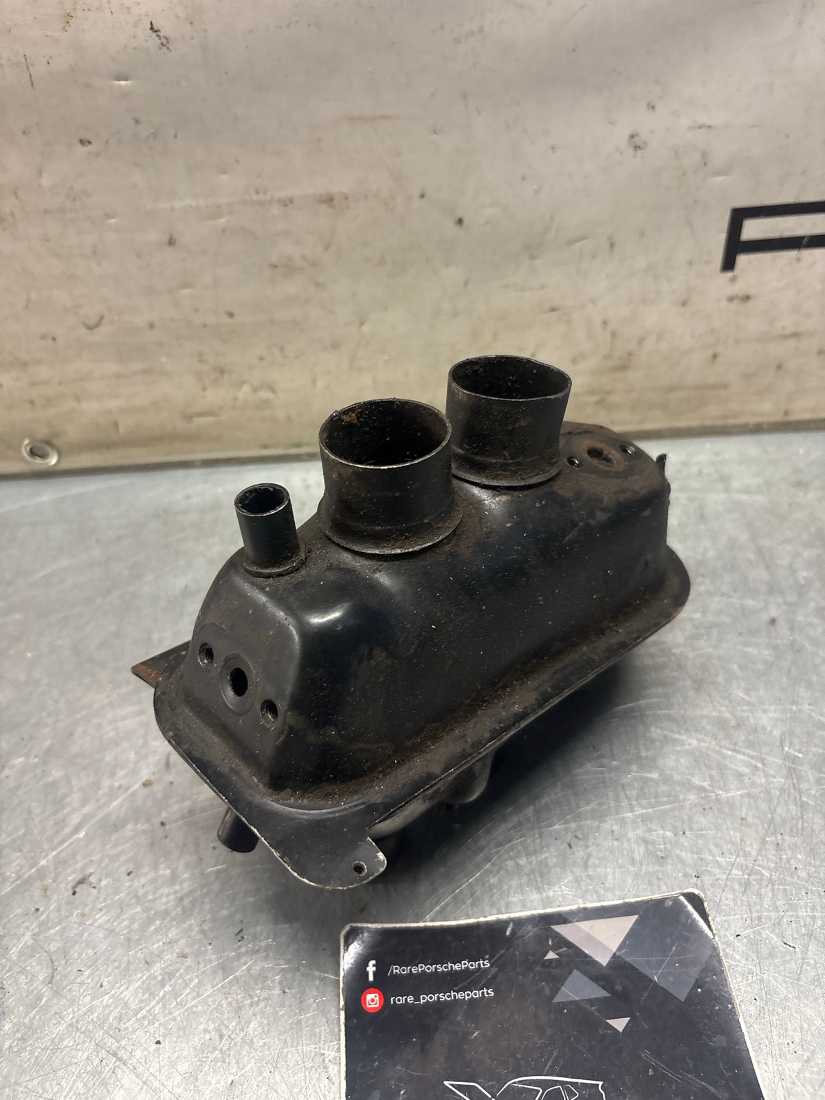 Porsche 914 1.8 air distributor housing