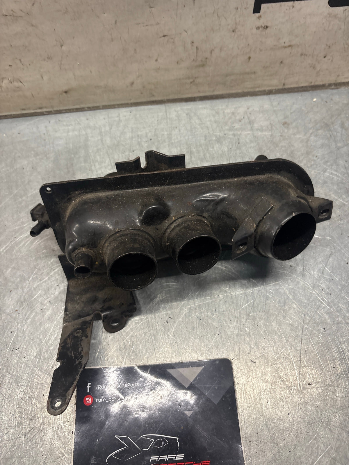 Porsche 914 1.8 air distributor housing