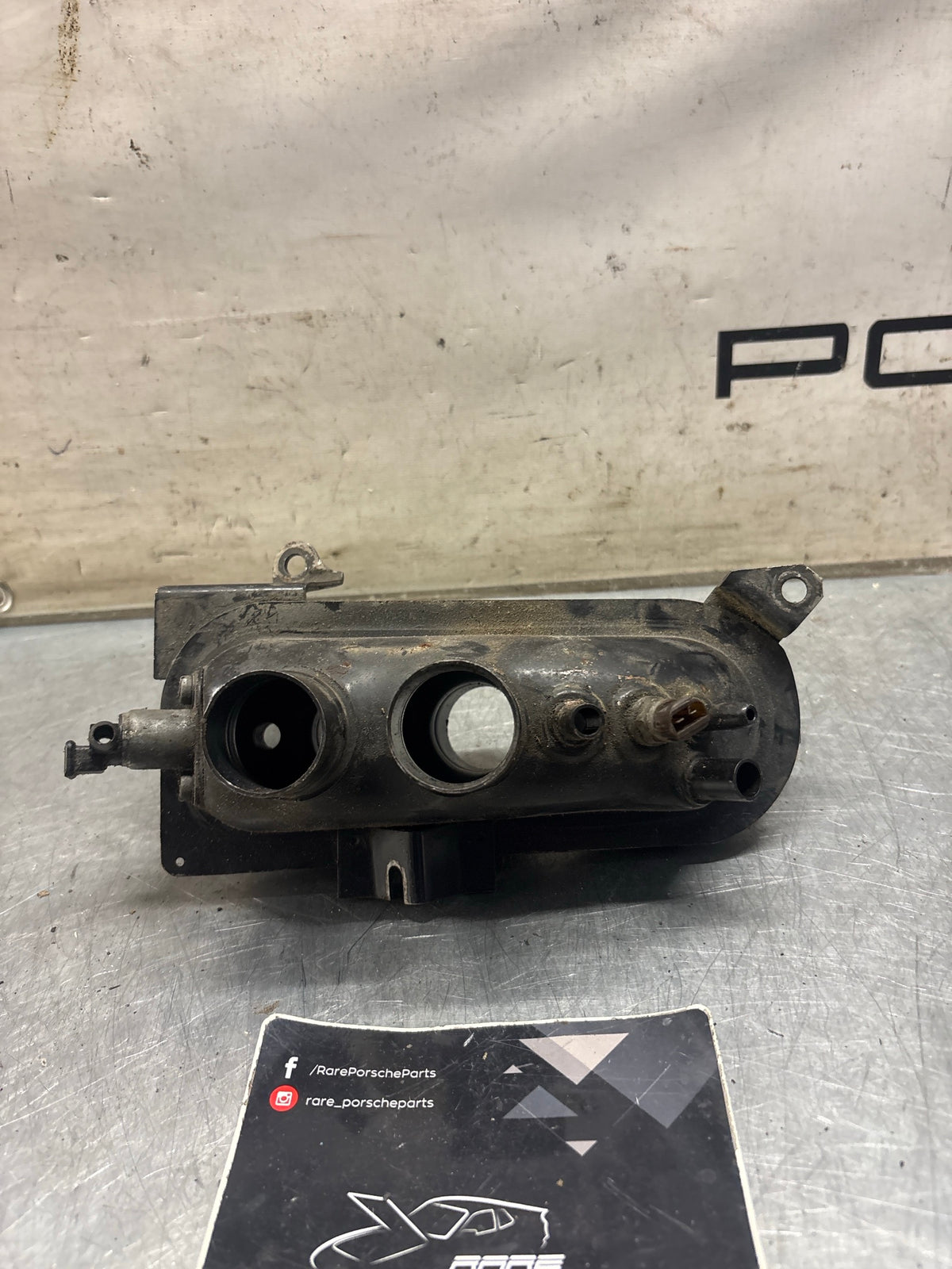 Porsche 914 1.8 air distributor housing