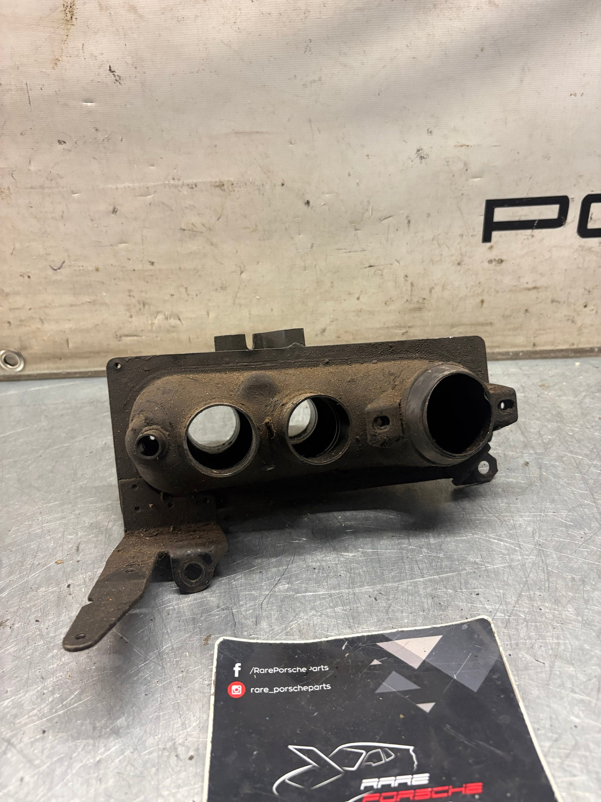 Porsche 914 1.8 air distributor housing