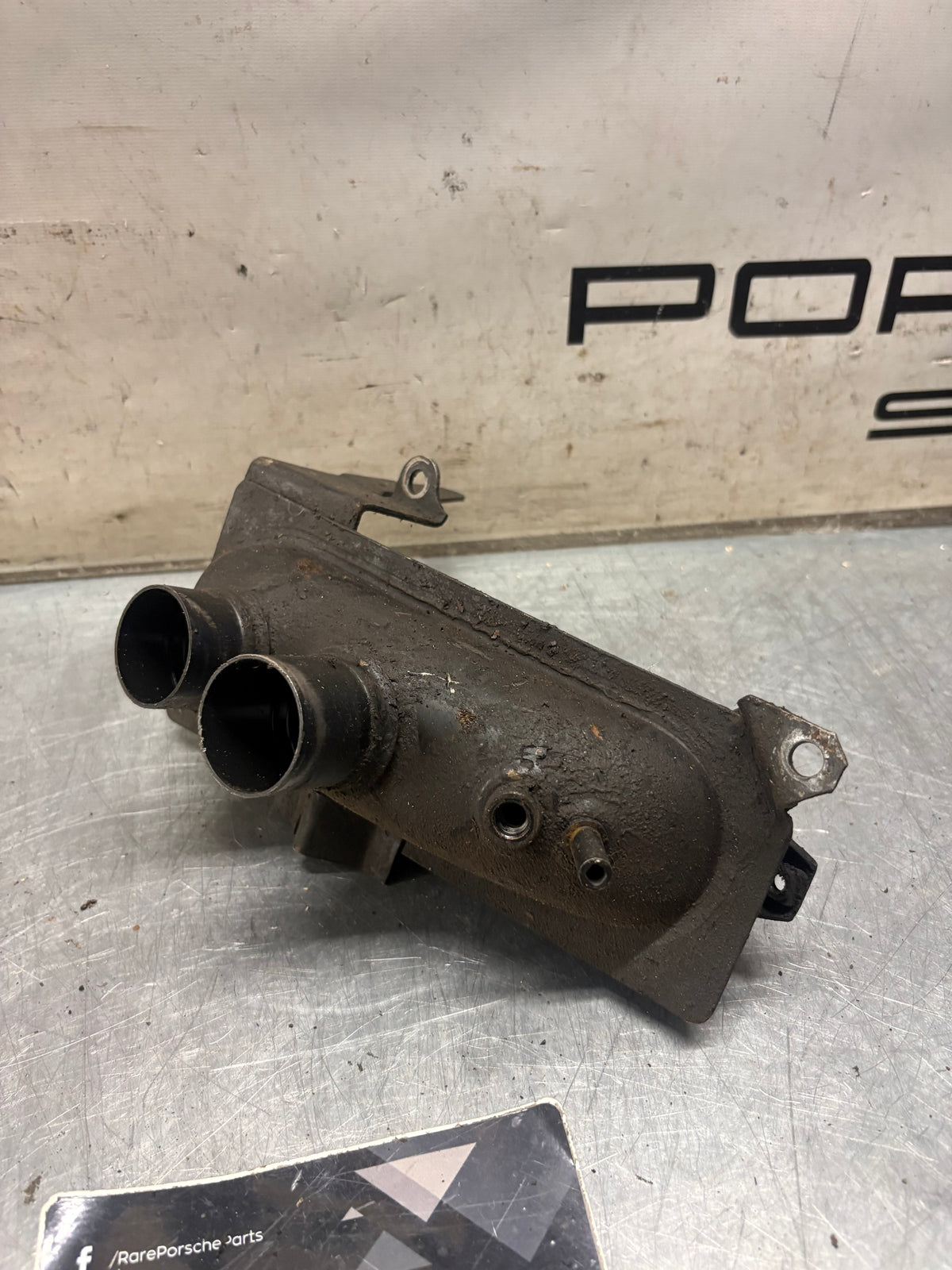 Porsche 914 1.8 air distributor housing